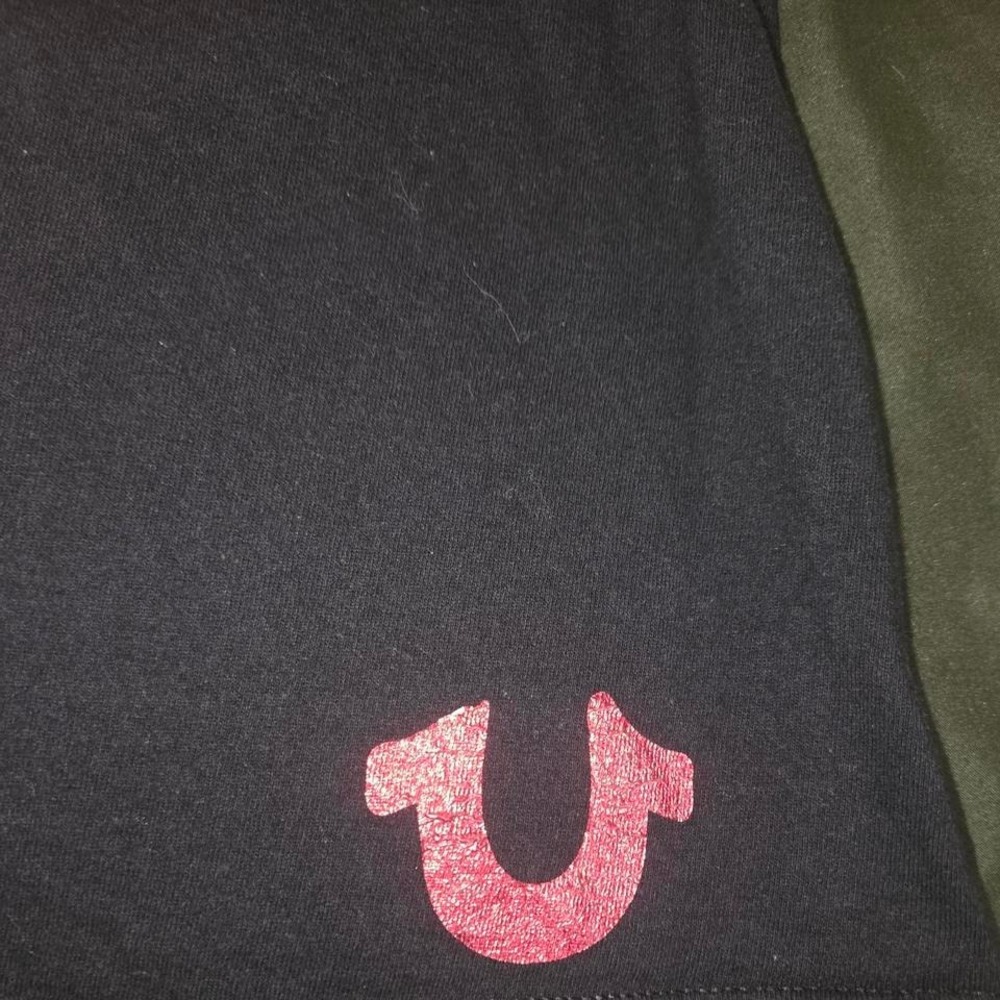 True Religion black t-shirt with red logo Size Medium